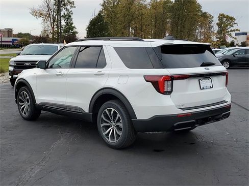 New 2026 Ford Explorer ST-Line image 4