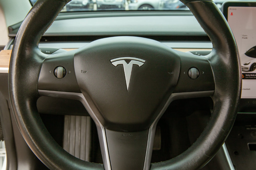 Used 2019 Tesla Model 3 Long Range RWD image 16