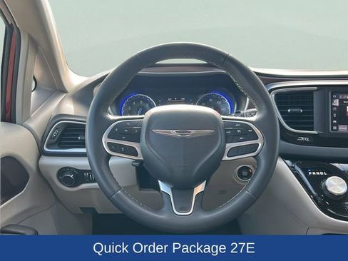 Used 2023 Chrysler Voyager LX image 8