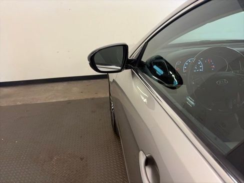 Used 2014 Kia Cadenza Premium w/ Luxury Package image 12