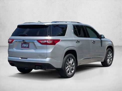 Used 2019 Chevrolet Traverse Premier w/ Driver Confidence II Package FWD image 5