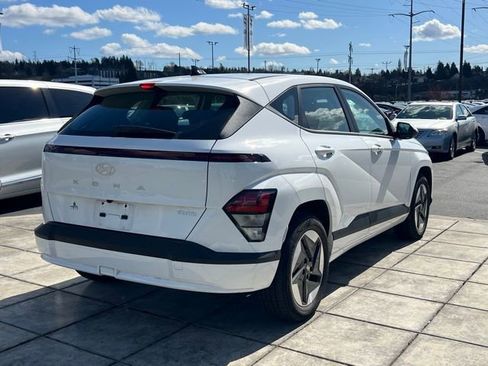 Certified 2025 Hyundai Kona SE FWD image 9
