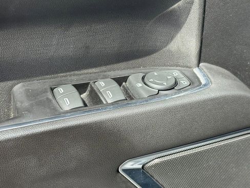 Used 2022 Chevrolet Silverado 1500 LT AWD/4WD image 23