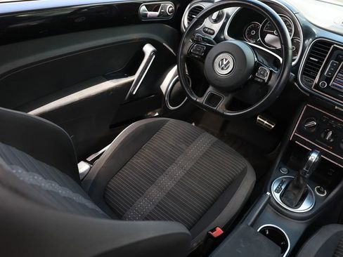 Used 2014 Volkswagen Beetle R-Line FWD image 22