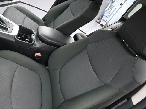 Used 2024 Toyota RAV4 XLE FWD image 9