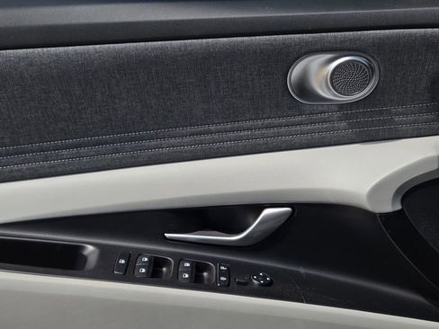 New 2026 Hyundai Elantra Limited FWD image 16