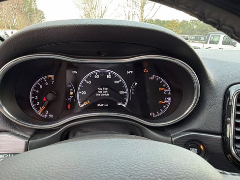 Used 2020 Jeep Grand Cherokee Altitude image 28