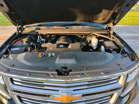 Used 2020 Chevrolet Suburban Premier image 44