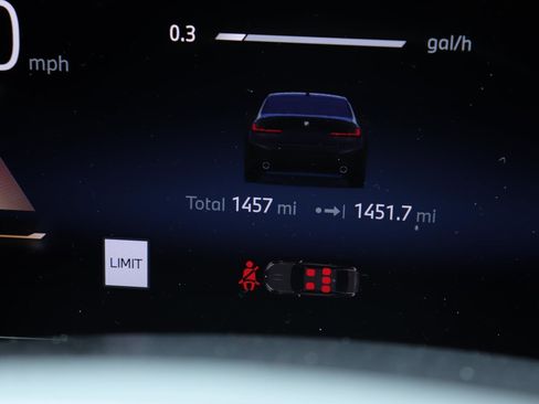 Used 2026 BMW 330i Sedan w/ M Sport Package image 29