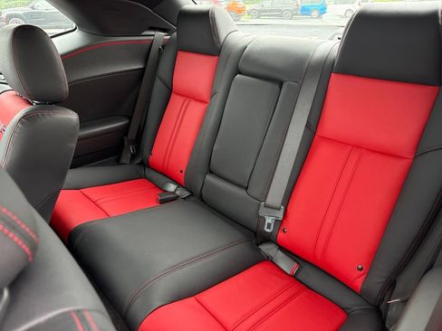 Used 2009 Dodge Challenger R/T RWD image 14