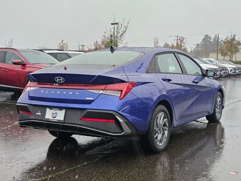 New 2026 Hyundai Elantra Blue image 7