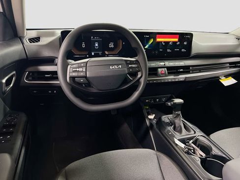New 2025 Kia K4 LXS image 20