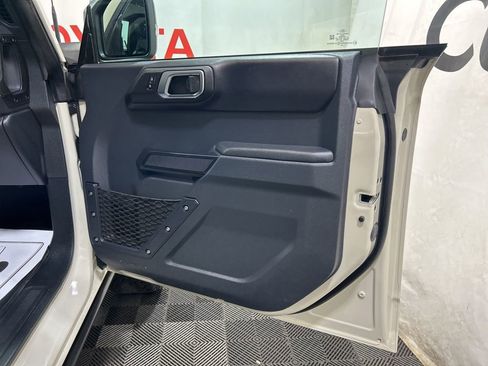 Used 2025 Ford Bronco Badlands image 11