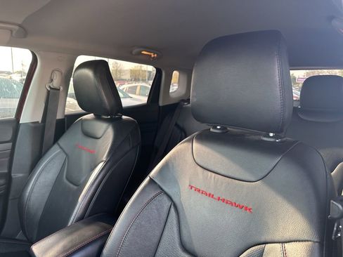 Used 2022 Jeep Compass Trailhawk w/ Trailhawk Elite Group AWD/4WD image 5
