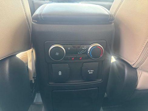 Used 2022 Ford Explorer Limited w/ Hybrid Equipment Group 310A AWD/4WD image 18