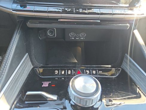 Used 2024 Jeep Wagoneer Series II AWD/4WD image 27