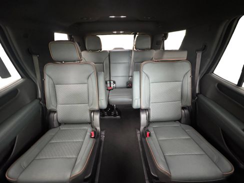 Certified 2025 GMC Yukon AT4 AWD/4WD image 17