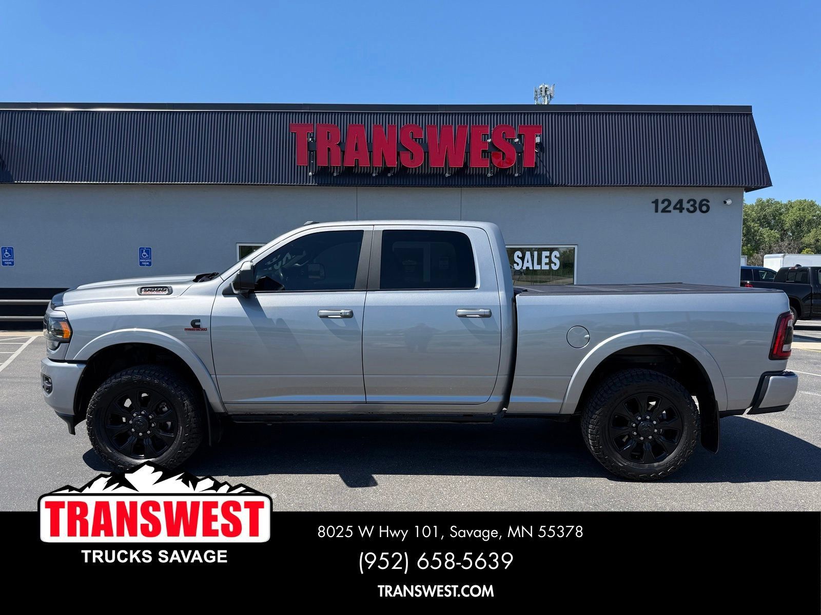 Used 2022 RAM 3500 Limited AWD/4WD image 2