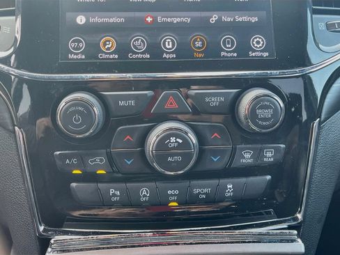 Used 2021 Jeep Grand Cherokee Laredo X AWD/4WD image 16