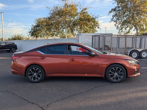 Used 2019 Nissan Altima 2.5 SR w/ SR Premium Package image 7