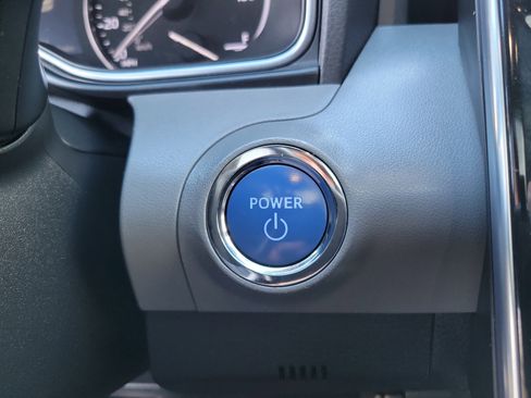 Used 2020 Toyota Avalon XSE image 16