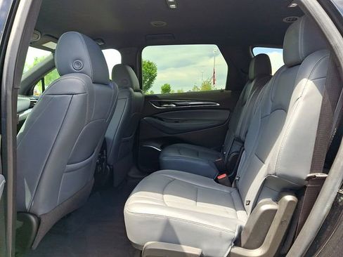 Used 2023 Buick Enclave Essence AWD/4WD image 10