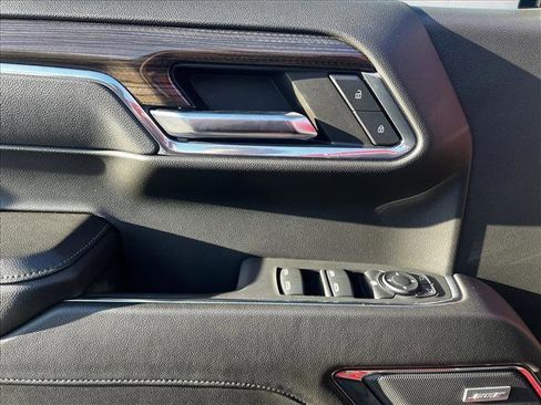 Used 2024 Chevrolet Silverado 1500 LT Trail Boss w/ Convenience Package II image 11