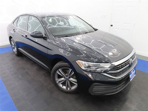 Used 2024 Volkswagen Jetta SE FWD image 5