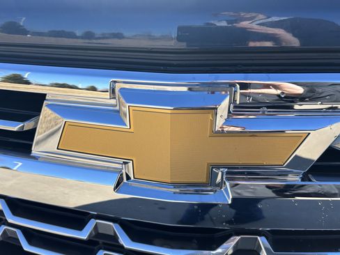 Used 2023 Chevrolet Silverado 1500 LTZ image 9