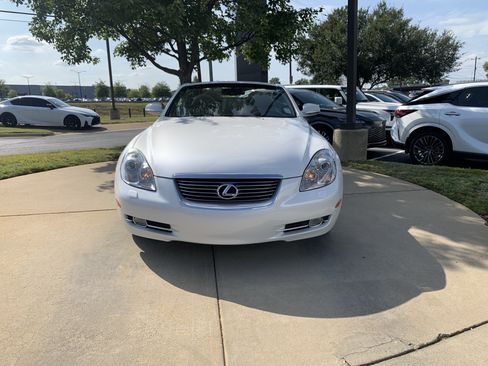 Used 2007 Lexus SC 430 Convertible RWD image 3