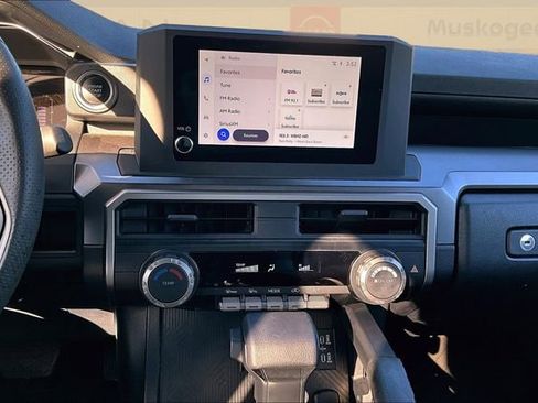 Used 2025 Toyota 4Runner SR5 image 9