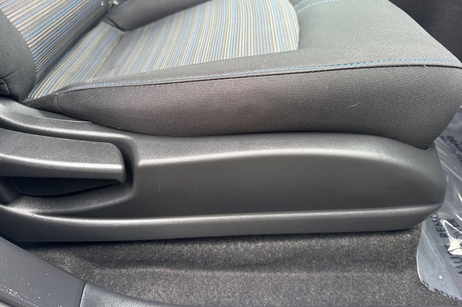 Certified 2025 Nissan Leaf SV Plus FWD image 24