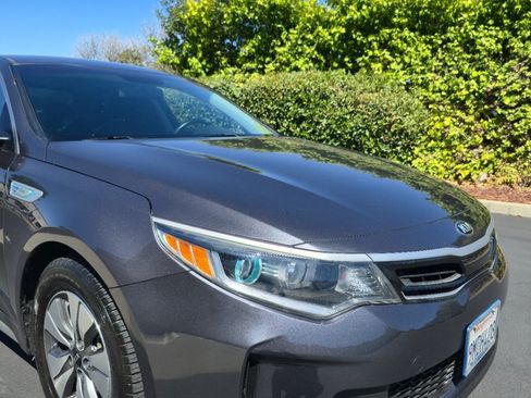 Used 2017 Kia Optima Premium w/ Hybrid Convenience Package FWD image 3