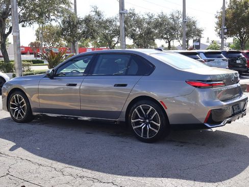 Used 2025 BMW 740i image 13