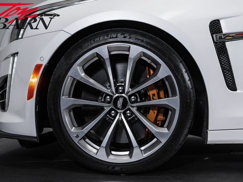 Used 2017 Cadillac CTS V w/ Luxury Package RWD image 20