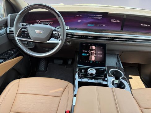New 2026 Cadillac Escalade Luxury AWD/4WD image 16