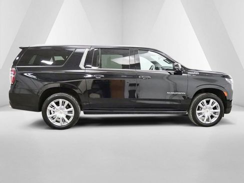 Used 2021 Chevrolet Suburban High Country w/ Premium Package AWD/4WD image 8