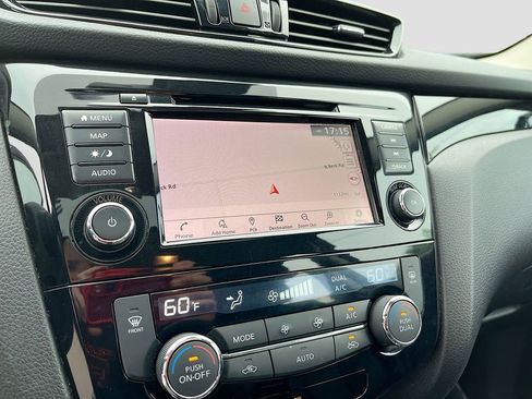 Used 2022 Nissan Rogue Sport SL w/ Premium Package image 13