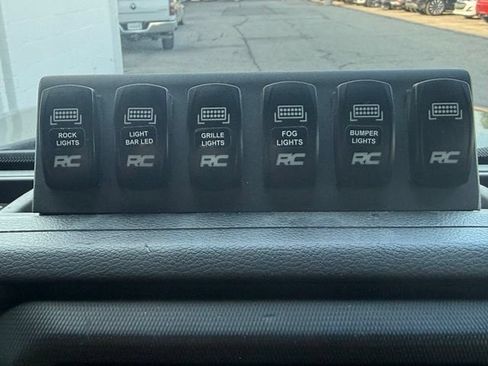 Used 2020 Jeep Gladiator Sport w/ Quick Order Package 24S AWD/4WD image 33