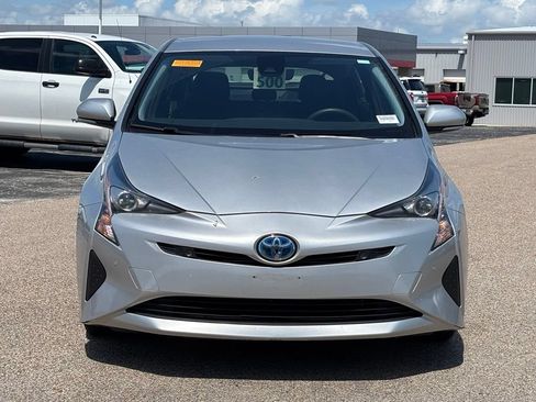 Used 2017 Toyota Prius Two w/ Prius Two Safety Plus Package FWD image 3
