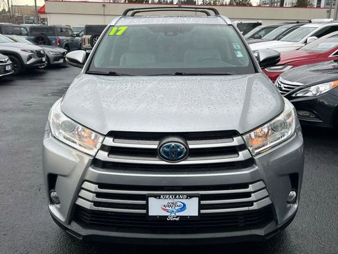 Used 2017 Toyota Highlander XLE AWD/4WD image 5