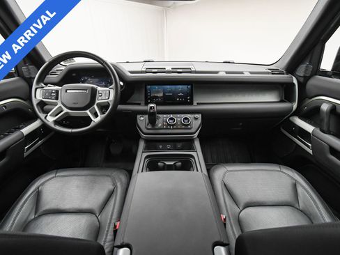 Used 2024 Land Rover Defender 110 S image 12