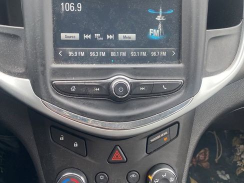 Used 2017 Chevrolet Sonic LT image 27