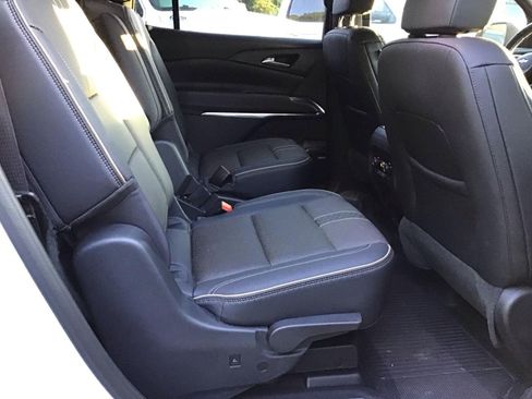 Used 2025 Chevrolet Traverse High Country w/ LPO, Floor Liner Package FWD image 5
