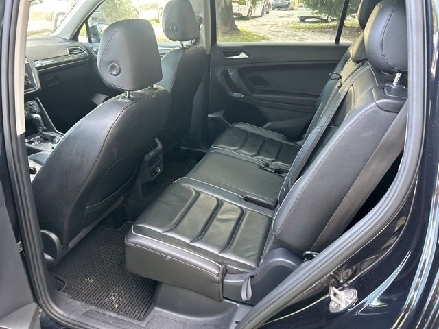 Used 2019 Volkswagen Tiguan SEL Premium w/ 3rd Row Seat Package AWD/4WD image 6
