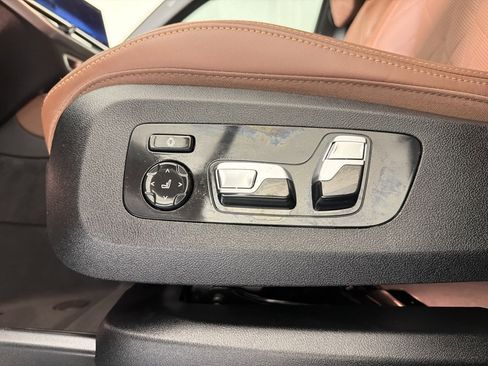 Used 2026 BMW X5 xDrive40i w/ M Sport Package AWD/4WD image 11