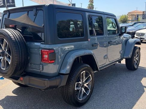 Used 2024 Jeep Wrangler Unlimited w/ Convenience Group AWD/4WD image 3