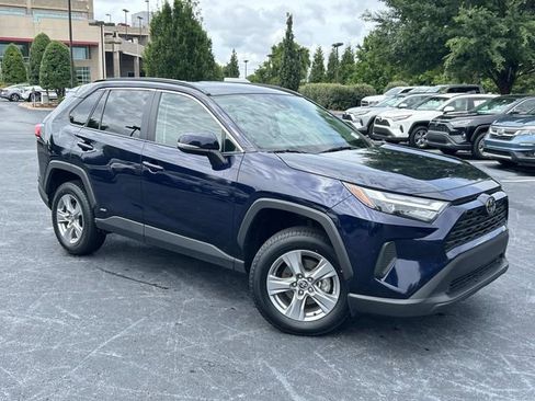 Used 2025 Toyota RAV4 XLE AWD/4WD image 2
