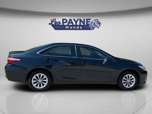 Used 2015 Toyota Camry LE image 9
