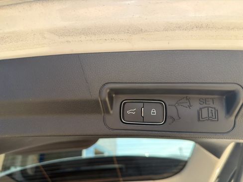 Used 2025 Ford Explorer Active RWD image 30